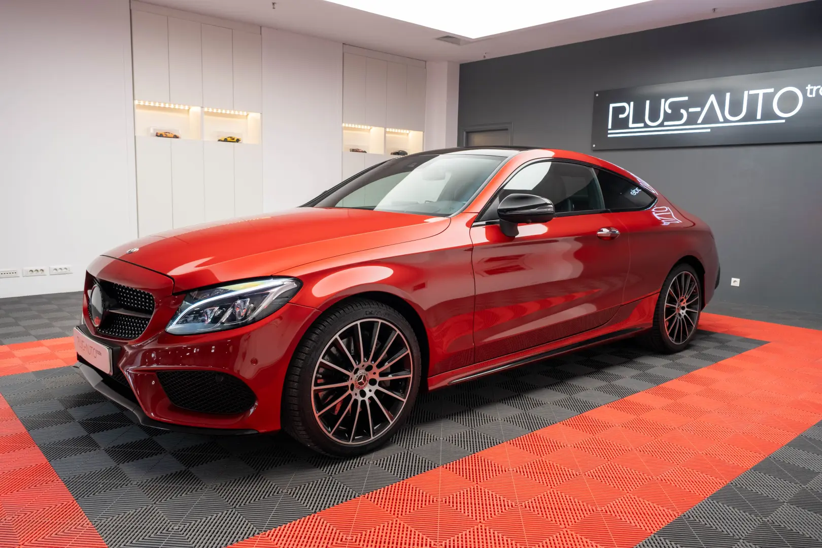 Mercedes-Benz C 300 Coupe 9G-TRONIC AMG