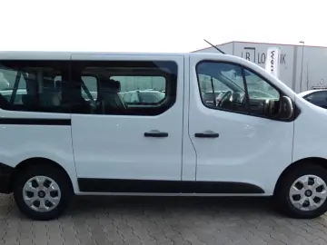 Renault Trafic  L2H1 dCi 110 CP 9 locuri