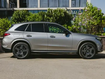 Mercedes Benz GLC 300e 4 Matic AMG Line