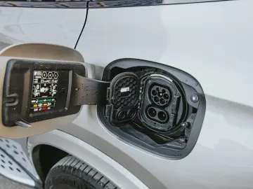 Mercedes Benz GLC 300e 4 Matic AMG Line