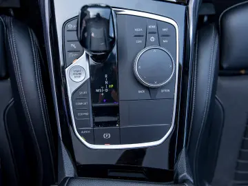 BMW 320i, Acces confort, Trapa, Led, Navi, Apple car, Hi Fi